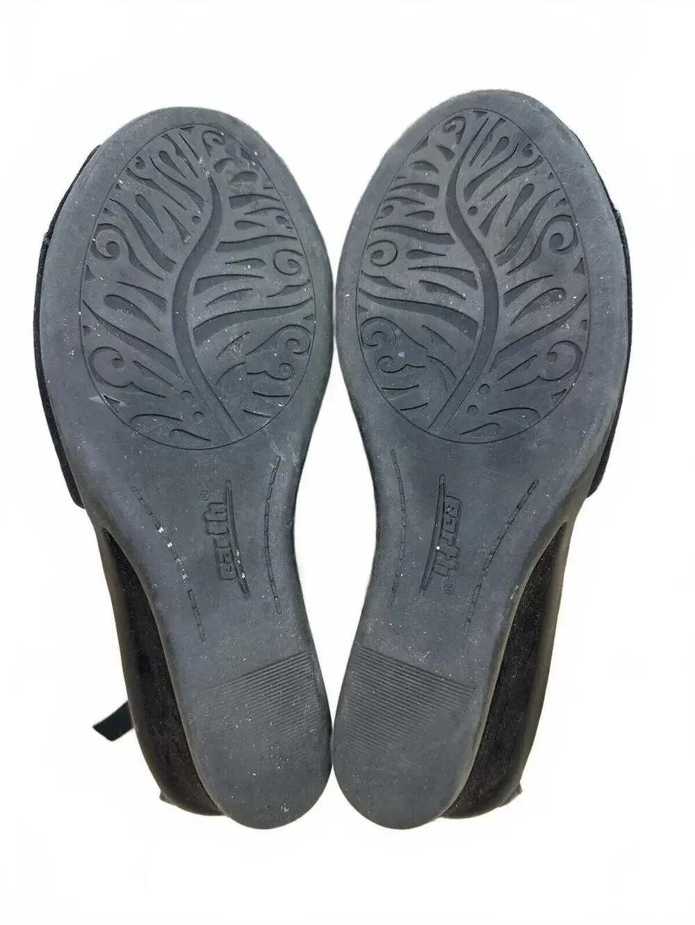 Earth black suede